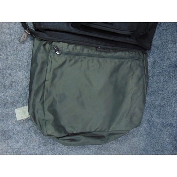 Travelpro Laptop Bag Large Black Solid Tote Travel Carry On Work Commuter - Picture 13 of 16